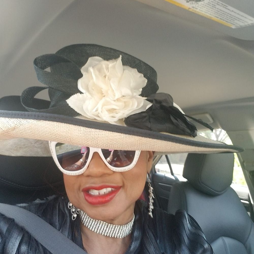 Meet your Posher, Charlotte